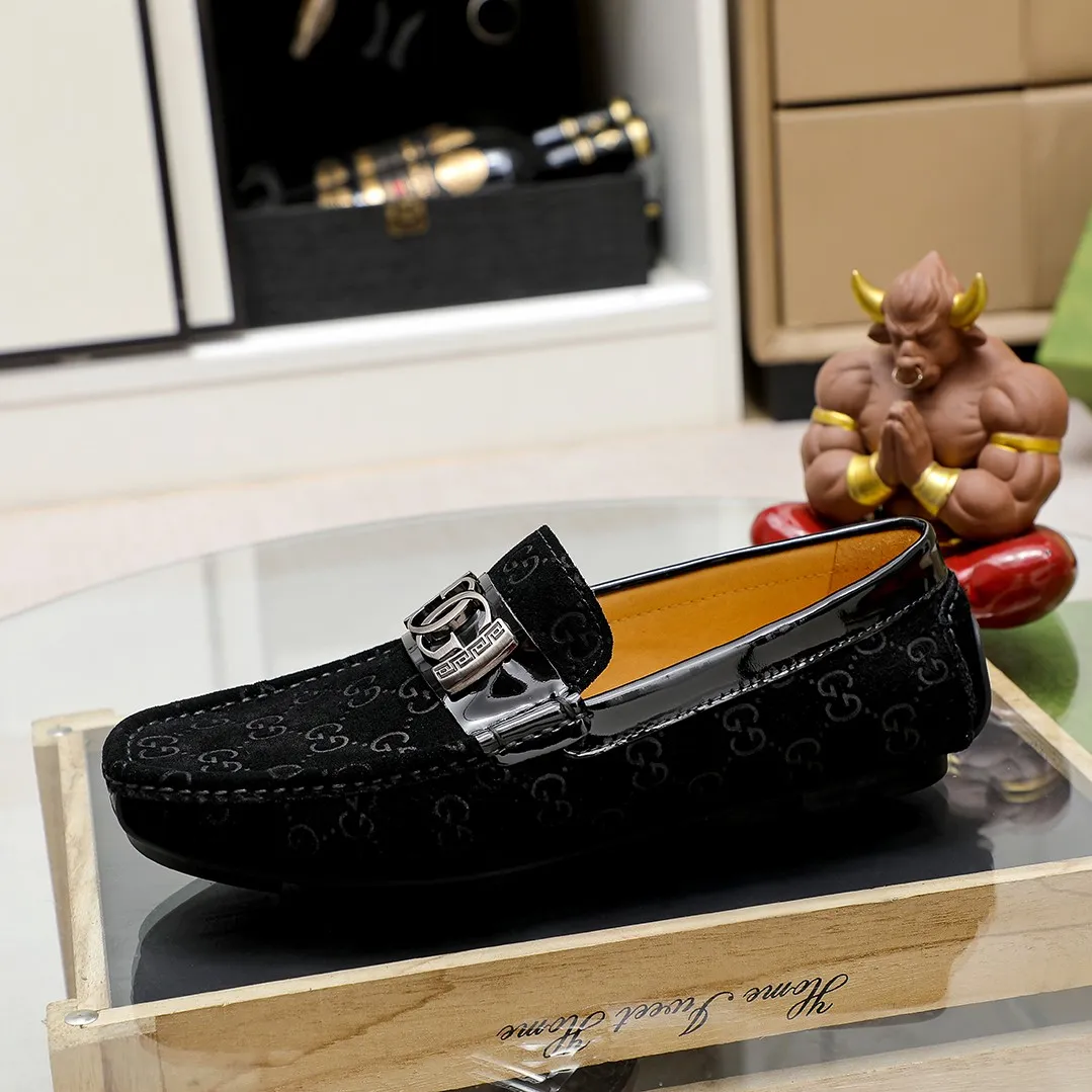 Men's shoes💰360💰🕷🕷️【 GUCCI 】Gucci's best-selling trendy men's casual slip-on shoes 🇨🇳Official website original 1:1 mold 💯Original quality, fine workmanship ☘Fashionable and versatile, perfect shape, comfortable on the feet 🍓Trendy men's recommended model, imported cowhide on the top layer 🎋High-quality pigskin lining, rubber wear-resistant and non-slip outsole, high-end atmosphere, worth owning 🍉Optional 38-44
